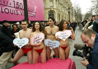 nude in Paris